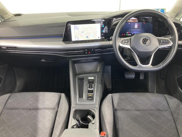 ゴルフ ｅＴＳＩアクティブ　ＩＱライト　トラベルアシスト　デジタルメーター　スマートキー　ナビ　バックカメラ　前後コーナーセンサー　Ａｐｐｌｅｃａｒｐｌａｙ　ＨＵＤ　認定中古車（3枚目）