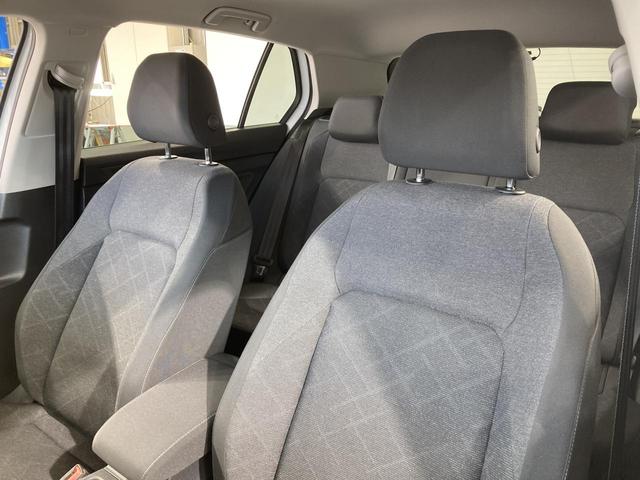 ゴルフ ｅＴＳＩアクティブ　ＩＱライト　トラベルアシスト　デジタルメーター　スマートキー　ナビ　バックカメラ　前後コーナーセンサー　Ａｐｐｌｅｃａｒｐｌａｙ　ＨＵＤ　認定中古車（8枚目）