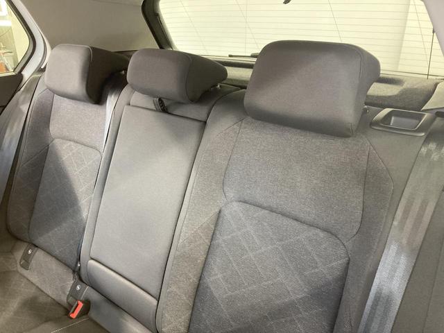 ゴルフ ｅＴＳＩアクティブ　ＩＱライト　トラベルアシスト　デジタルメーター　スマートキー　ナビ　バックカメラ　前後コーナーセンサー　Ａｐｐｌｅｃａｒｐｌａｙ　ＨＵＤ　認定中古車（9枚目）