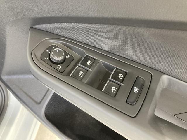 ゴルフ ｅＴＳＩアクティブ　ＩＱライト　トラベルアシスト　デジタルメーター　スマートキー　ナビ　バックカメラ　前後コーナーセンサー　Ａｐｐｌｅｃａｒｐｌａｙ　ＨＵＤ　認定中古車（70枚目）