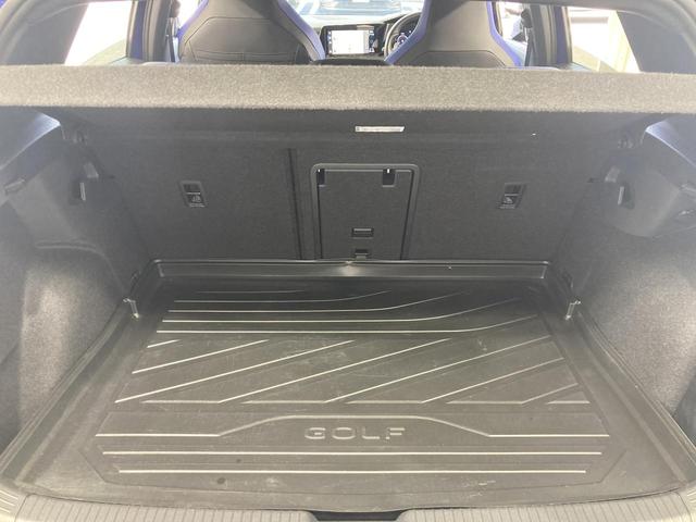 ゴルフＲ ＴＳＩ　４モーション　専用カラー　専用アルミ　ＤＣＣ　トラベルアシスト　デジタルメーター　ＩＱライト　ナビ　バックカメラ　シートヒーター　フロントアシスト　レーンアシスト　スマートキー　認定中古車（12枚目）