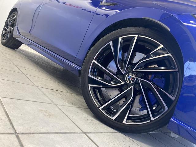 ゴルフＲ ＴＳＩ　４モーション　専用カラー　専用アルミ　ＤＣＣ　トラベルアシスト　デジタルメーター　ＩＱライト　ナビ　バックカメラ　シートヒーター　フロントアシスト　レーンアシスト　スマートキー　認定中古車（13枚目）