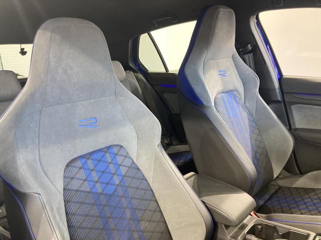 ゴルフＲ ＴＳＩ　４モーション　専用カラー　専用アルミ　ＤＣＣ　トラベルアシスト　デジタルメーター　ＩＱライト　ナビ　バックカメラ　シートヒーター　フロントアシスト　レーンアシスト　スマートキー　認定中古車（35枚目）