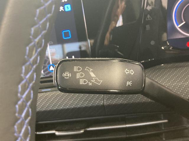 ゴルフＲ ＴＳＩ　４モーション　専用カラー　専用アルミ　ＤＣＣ　トラベルアシスト　デジタルメーター　ＩＱライト　ナビ　バックカメラ　シートヒーター　フロントアシスト　レーンアシスト　スマートキー　認定中古車（49枚目）