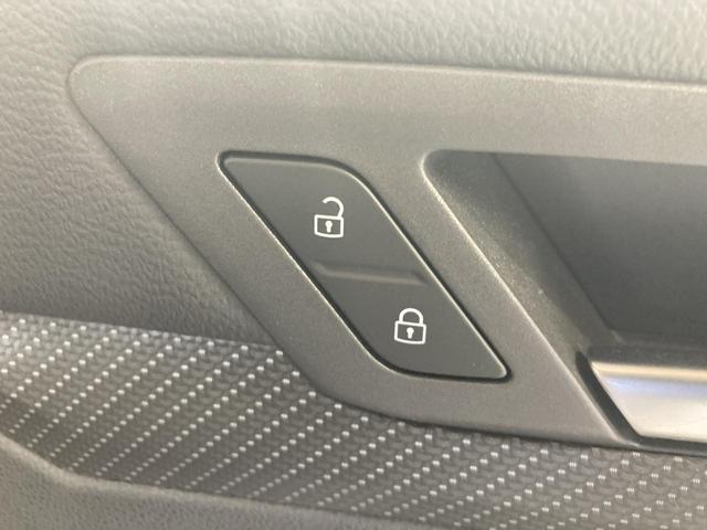 ゴルフＲ ＴＳＩ　４モーション　専用カラー　専用アルミ　ＤＣＣ　トラベルアシスト　デジタルメーター　ＩＱライト　ナビ　バックカメラ　シートヒーター　フロントアシスト　レーンアシスト　スマートキー　認定中古車（54枚目）