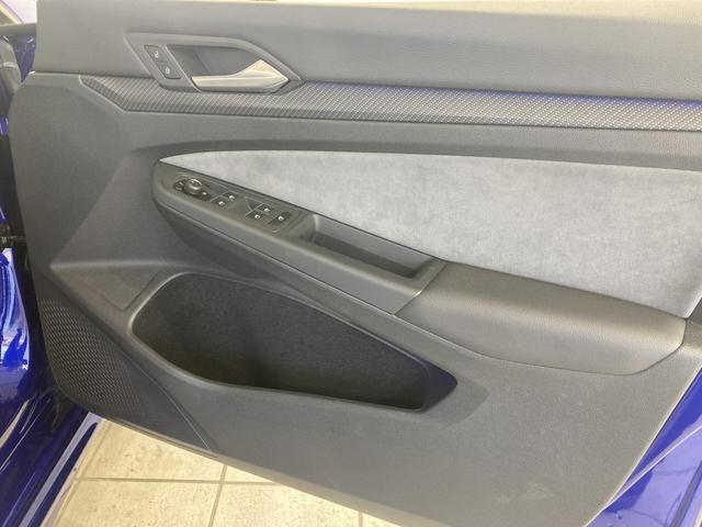 ゴルフＲ ＴＳＩ　４モーション　専用カラー　専用アルミ　ＤＣＣ　トラベルアシスト　デジタルメーター　ＩＱライト　ナビ　バックカメラ　シートヒーター　フロントアシスト　レーンアシスト　スマートキー　認定中古車（59枚目）