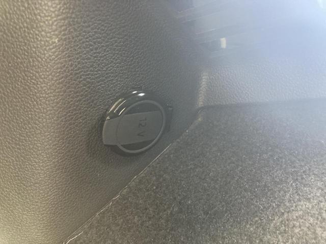 ゴルフＲ ＴＳＩ　４モーション　専用カラー　専用アルミ　ＤＣＣ　トラベルアシスト　デジタルメーター　ＩＱライト　ナビ　バックカメラ　シートヒーター　フロントアシスト　レーンアシスト　スマートキー　認定中古車（67枚目）