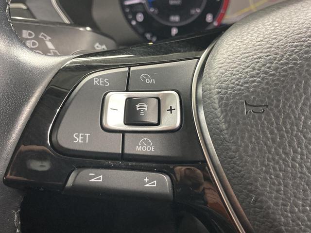 ティグアン ディナウディオエディション 特別仕様車 レザーシート シートヒーター パドルシフト 電動パーキングブレーキ アラウンドビューカメラ 純正ナビ 19インチアルミ レーンアシスト パワーシート 電動リアゲート シルバールーフレール(8枚目)