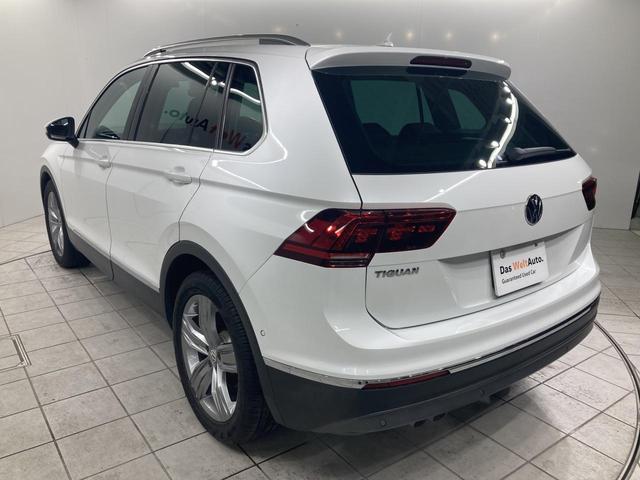 ティグアン ディナウディオエディション 特別仕様車 レザーシート シートヒーター パドルシフト 電動パーキングブレーキ アラウンドビューカメラ 純正ナビ 19インチアルミ レーンアシスト パワーシート 電動リアゲート シルバールーフレール(16枚目)