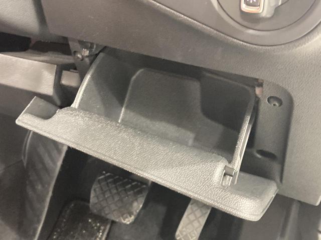 ティグアン ディナウディオエディション 特別仕様車 レザーシート シートヒーター パドルシフト 電動パーキングブレーキ アラウンドビューカメラ 純正ナビ 19インチアルミ レーンアシスト パワーシート 電動リアゲート シルバールーフレール(61枚目)