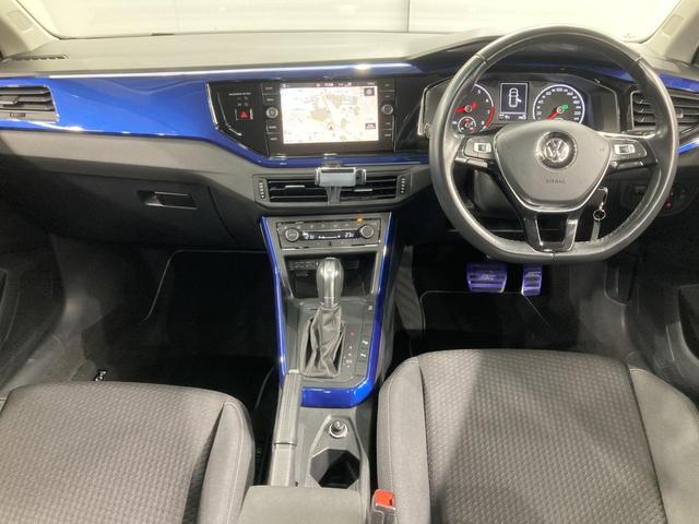 ポロ TSIコンフォートライン ACC 後方死角検知機能 純正ナビ TVフルセグ 15インチアルミホイール パークアシスト バックカメラ 障害物センサー オートライト レザーステアリング 駐車支援システム 認定中古車(3枚目)