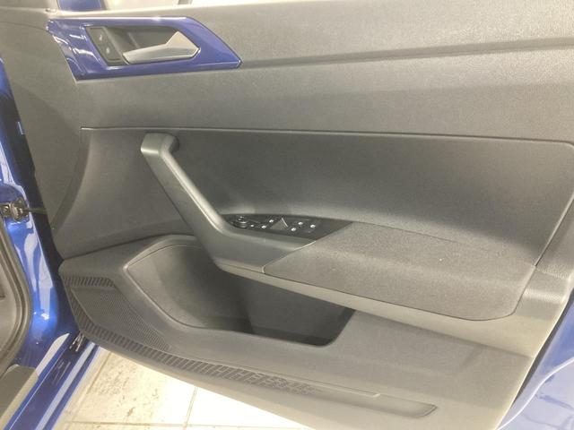 ポロ TSIコンフォートライン ACC 後方死角検知機能 純正ナビ TVフルセグ 15インチアルミホイール パークアシスト バックカメラ 障害物センサー オートライト レザーステアリング 駐車支援システム 認定中古車(50枚目)