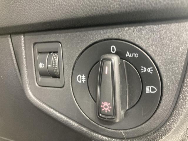 ポロ TSIコンフォートライン ACC 後方死角検知機能 純正ナビ TVフルセグ 15インチアルミホイール パークアシスト バックカメラ 障害物センサー オートライト レザーステアリング 駐車支援システム 認定中古車(57枚目)