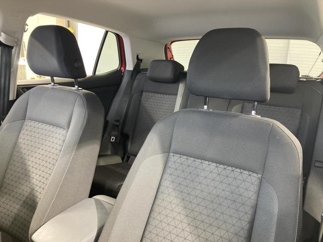 Ｔ－クロス ＴＳＩ　アクティブ　ＡＣＣ　バックカメラ　キーレスエントリー　後方死角検知機能　ブレーキアシスト　駐車支援システム　レーンアシスト　純正ナビ　１６インチアルミホイール　ＬＥＤヘッドライト　レザーシフトノブ（8枚目）