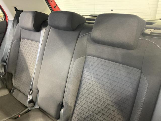 Ｔ－クロス ＴＳＩ　アクティブ　ＡＣＣ　バックカメラ　キーレスエントリー　後方死角検知機能　ブレーキアシスト　駐車支援システム　レーンアシスト　純正ナビ　１６インチアルミホイール　ＬＥＤヘッドライト　レザーシフトノブ（9枚目）