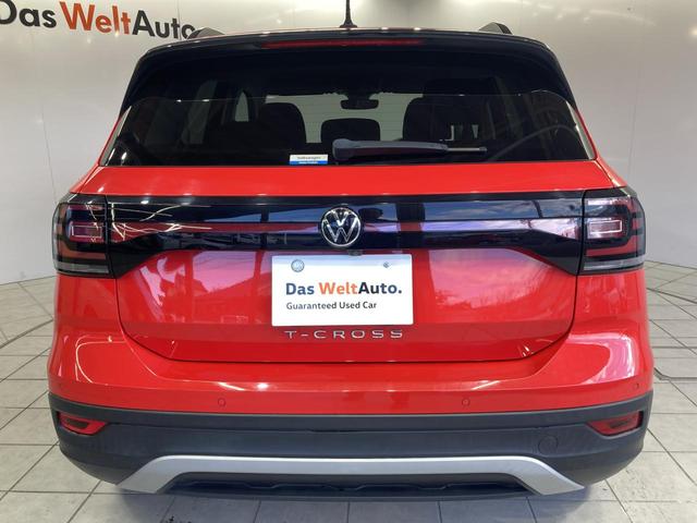 Ｔ－クロス ＴＳＩ　アクティブ　ＡＣＣ　バックカメラ　キーレスエントリー　後方死角検知機能　ブレーキアシスト　駐車支援システム　レーンアシスト　純正ナビ　１６インチアルミホイール　ＬＥＤヘッドライト　レザーシフトノブ（13枚目）