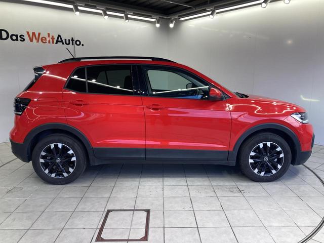 Ｔ－クロス ＴＳＩ　アクティブ　ＡＣＣ　バックカメラ　キーレスエントリー　後方死角検知機能　ブレーキアシスト　駐車支援システム　レーンアシスト　純正ナビ　１６インチアルミホイール　ＬＥＤヘッドライト　レザーシフトノブ（16枚目）