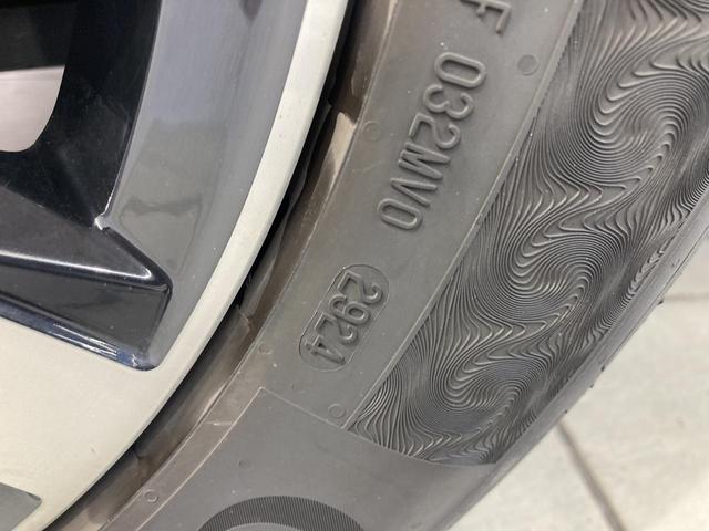 Ｔ－クロス ＴＳＩ　アクティブ　ＡＣＣ　バックカメラ　キーレスエントリー　後方死角検知機能　ブレーキアシスト　駐車支援システム　レーンアシスト　純正ナビ　１６インチアルミホイール　ＬＥＤヘッドライト　レザーシフトノブ（30枚目）