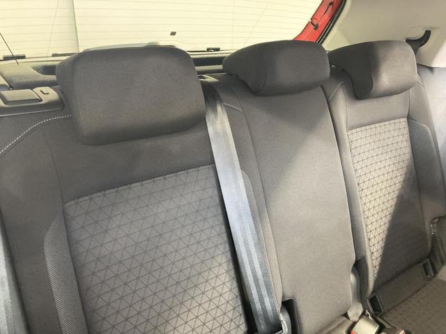 Ｔ－クロス ＴＳＩ　アクティブ　ＡＣＣ　バックカメラ　キーレスエントリー　後方死角検知機能　ブレーキアシスト　駐車支援システム　レーンアシスト　純正ナビ　１６インチアルミホイール　ＬＥＤヘッドライト　レザーシフトノブ（32枚目）