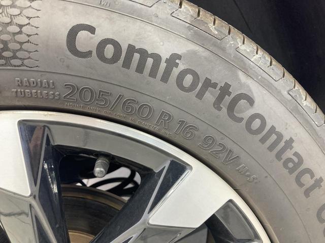 Ｔ－クロス ＴＳＩ　アクティブ　ＡＣＣ　バックカメラ　キーレスエントリー　後方死角検知機能　ブレーキアシスト　駐車支援システム　レーンアシスト　純正ナビ　１６インチアルミホイール　ＬＥＤヘッドライト　レザーシフトノブ（33枚目）