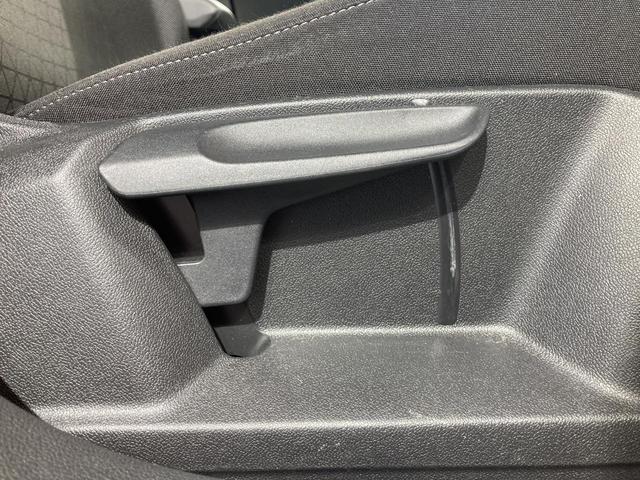 Ｔ－クロス ＴＳＩ　アクティブ　ＡＣＣ　バックカメラ　キーレスエントリー　後方死角検知機能　ブレーキアシスト　駐車支援システム　レーンアシスト　純正ナビ　１６インチアルミホイール　ＬＥＤヘッドライト　レザーシフトノブ（58枚目）