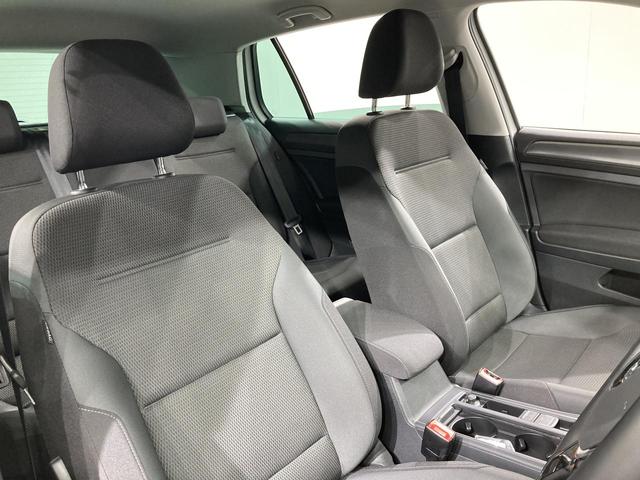 ゴルフ ＴＳＩコンフォートライン　マイスター　ＡＣＣ　オートホールド　純正ナビ　１７インチアルミホイール　パドルシフト　バックカメラ　レザーステイリング　障害物センサー　レーンアシスト　駐車支援システム　スマートエントリー　フォグランプ（9枚目）