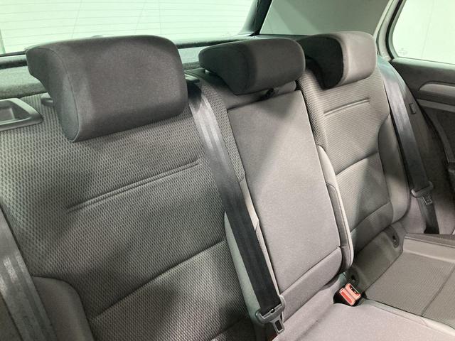 ゴルフ ＴＳＩコンフォートライン　マイスター　ＡＣＣ　オートホールド　純正ナビ　１７インチアルミホイール　パドルシフト　バックカメラ　レザーステイリング　障害物センサー　レーンアシスト　駐車支援システム　スマートエントリー　フォグランプ（10枚目）