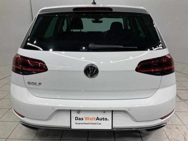 ゴルフ ＴＳＩコンフォートライン　マイスター　ＡＣＣ　オートホールド　純正ナビ　１７インチアルミホイール　パドルシフト　バックカメラ　レザーステイリング　障害物センサー　レーンアシスト　駐車支援システム　スマートエントリー　フォグランプ（14枚目）