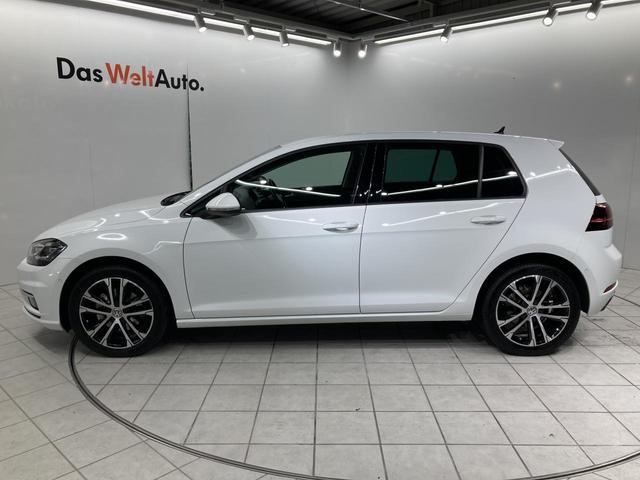 ゴルフ ＴＳＩコンフォートライン　マイスター　ＡＣＣ　オートホールド　純正ナビ　１７インチアルミホイール　パドルシフト　バックカメラ　レザーステイリング　障害物センサー　レーンアシスト　駐車支援システム　スマートエントリー　フォグランプ（18枚目）