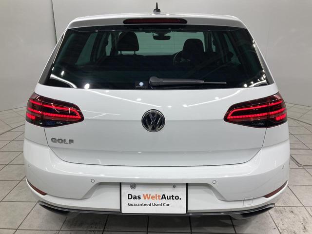 ゴルフ ＴＳＩコンフォートライン　マイスター　ＡＣＣ　オートホールド　純正ナビ　１７インチアルミホイール　パドルシフト　バックカメラ　レザーステイリング　障害物センサー　レーンアシスト　駐車支援システム　スマートエントリー　フォグランプ（24枚目）