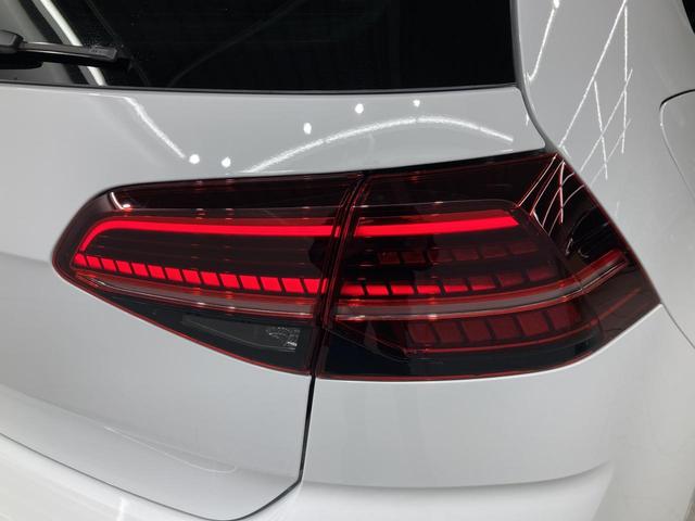 ゴルフ ＴＳＩコンフォートライン　マイスター　ＡＣＣ　オートホールド　純正ナビ　１７インチアルミホイール　パドルシフト　バックカメラ　レザーステイリング　障害物センサー　レーンアシスト　駐車支援システム　スマートエントリー　フォグランプ（29枚目）