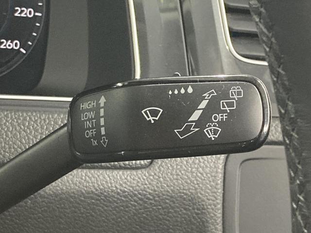 ゴルフ ＴＳＩコンフォートライン　マイスター　ＡＣＣ　オートホールド　純正ナビ　１７インチアルミホイール　パドルシフト　バックカメラ　レザーステイリング　障害物センサー　レーンアシスト　駐車支援システム　スマートエントリー　フォグランプ（35枚目）