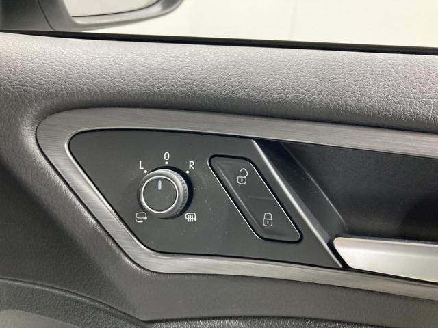 ゴルフ ＴＳＩコンフォートライン　マイスター　ＡＣＣ　オートホールド　純正ナビ　１７インチアルミホイール　パドルシフト　バックカメラ　レザーステイリング　障害物センサー　レーンアシスト　駐車支援システム　スマートエントリー　フォグランプ（36枚目）