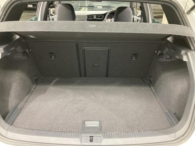 ゴルフＧＴＩ ベースグレード　ＧＴＩ専用インテリア　１８インチアルミホイール　障害物センサー　ＬＥＤヘッドライト　ＧＴＩ専用エクステリア　ＡＣＣ付　コーナリングライト　スポーツサスペンション　パドルシフト　リアフォグランプ（10枚目）