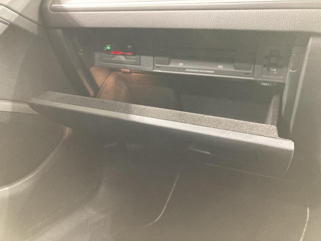 ゴルフＧＴＩ ベースグレード　ＧＴＩ専用インテリア　１８インチアルミホイール　障害物センサー　ＬＥＤヘッドライト　ＧＴＩ専用エクステリア　ＡＣＣ付　コーナリングライト　スポーツサスペンション　パドルシフト　リアフォグランプ（53枚目）