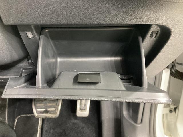 ゴルフＧＴＩ ベースグレード　ＧＴＩ専用インテリア　１８インチアルミホイール　障害物センサー　ＬＥＤヘッドライト　ＧＴＩ専用エクステリア　ＡＣＣ付　コーナリングライト　スポーツサスペンション　パドルシフト　リアフォグランプ（59枚目）
