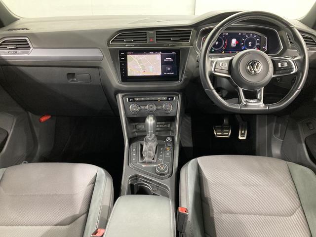 ティグアン ＴＤＩ　４モーション　Ｒライン　ナビ　アラウンドビューカメラ　全席シートヒーター　ＨＵＤ　デジタルメーター　スマートキー　フロントアシスト　レーンアシスト　前後コーナーセンサー　ＬＥＤヘッドライト　認定中古車（3枚目）