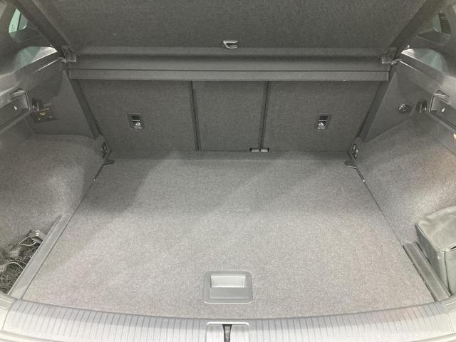 ティグアン ＴＤＩ　４モーション　Ｒライン　ナビ　アラウンドビューカメラ　全席シートヒーター　ＨＵＤ　デジタルメーター　スマートキー　フロントアシスト　レーンアシスト　前後コーナーセンサー　ＬＥＤヘッドライト　認定中古車（10枚目）