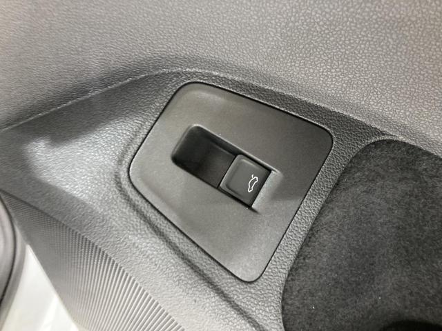 ティグアン ＴＤＩ　４モーション　Ｒライン　ナビ　アラウンドビューカメラ　全席シートヒーター　ＨＵＤ　デジタルメーター　スマートキー　フロントアシスト　レーンアシスト　前後コーナーセンサー　ＬＥＤヘッドライト　認定中古車（59枚目）