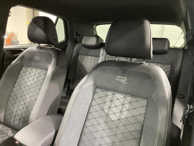 ���i�K�����̎蓮�V�[�g�͏Փˈ��S�����l���A���N���C�j���O���_�C�������ɂ��Ă���܂��B��������Ԏp���ɂ���ĉ^�]�̂��₷���ƁA������̍ۂɏ���ی�\�͂��ő���ɍ��߂܂��B