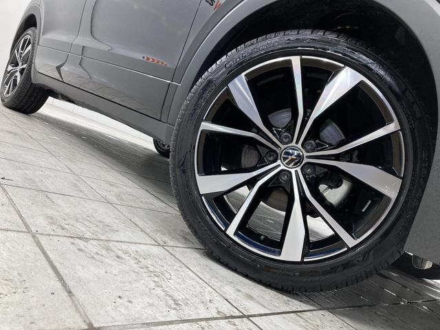 �q-�k��������p�݌v�f�U�C���̃A���~�z�C�[���B�T�X�y���V�����͍d���������Ȃ₩�ȏ��S�n�ɍv�����Ă��܂��B����Ƀ��[�A���h���C�h�̘Ȃ܂����X�|�[�e�B�������o���Ă��܂��B