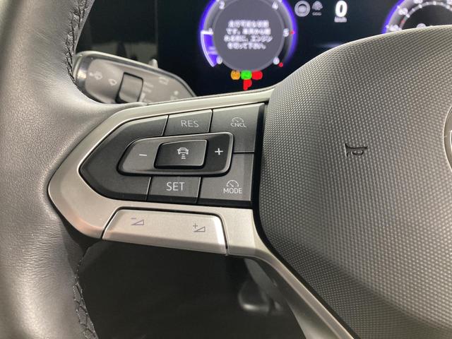 ���N���[�Y�R���g���[���Ƀ��[�_�[�Z���T�[��g�ݍ��킹�A��s�Ԃ𑪒肵�ݒ肳�ꂽ�X�s�[�h������Ɏ����ŉ��������s���܂��B���̎Ԋԋ������ێ����邱�ƂŁA���������s�ł̃h���C�o�[�̔�J��ጸ�����܂��B