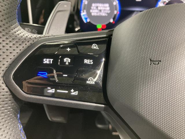 ゴルフＲ アドバンス　レザーシート　ＤＣＣ　ＩＱライト　１９インチアルミ　シートヒーター　シートベンチレーション　１２．９インチディスプレイ　デジタルメーター　ＩＤＡボイスアシスタント　認定中古車（7枚目）