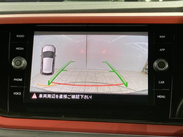 �M�A�����o�[�X�ɓ����Ǝԗ�����̉f�����f���o���܂��B��ʂɂ̓K�C�h���C�����\������A�Ԍɓ����c�񒓎ԂȂǂ̍ۂɈ��S�m�F���T�|�[�g���܂��B