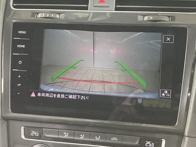 �M�A�����o�[�X�ɓ����Ǝԗ�����̉f�����f���o���܂��B��ʂɂ̓K�C�h���C�����\������A�Ԍɓ����c�񒓎ԂȂǂ̍ۂɈ��S�m�F���T�|�[�g���܂��B