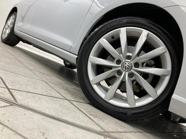 �������A���~���w�������������ă��f���ʂɃf�U�C������Ă��܂��B�����̃f�U�C���̓N���}�̈�ۂ�傫���ς��܂����A�O���[�h�̃C���[�W�ɍ����悤�ɍl�����Ă���܂��B�x