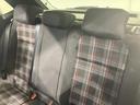 シートは適度な硬さによって長時間の運転でも疲れにくいと定評があります。国産車とは全く違った座り心地ですが、長年培われた欧州の椅子文化をご体感ください。