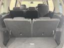 ●三列シート●広々とした三列シートはご家族やお友達とのお出かけに大活躍！また三列目を倒せば大容量のラゲージスペースが広がります。
