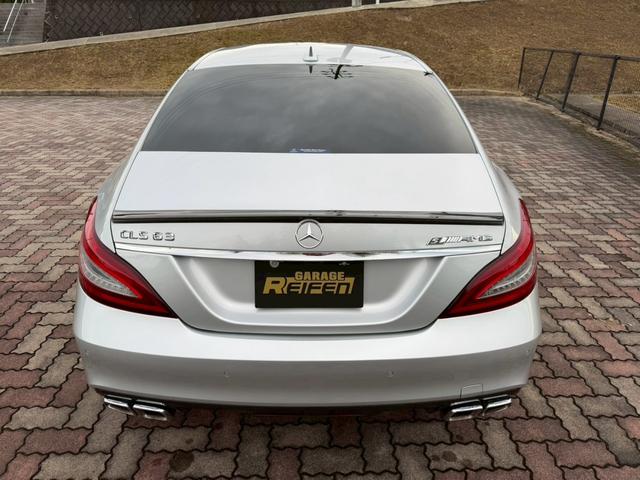 CLSクラス CLS63 S カーボンパッケージ サンルーフ ETC スマートキー クルーズコントロール バックカメラ 電動トランク パワーシート AMGレッドキャリパー カーボンPKG専用パーツ 革シート(6枚目)