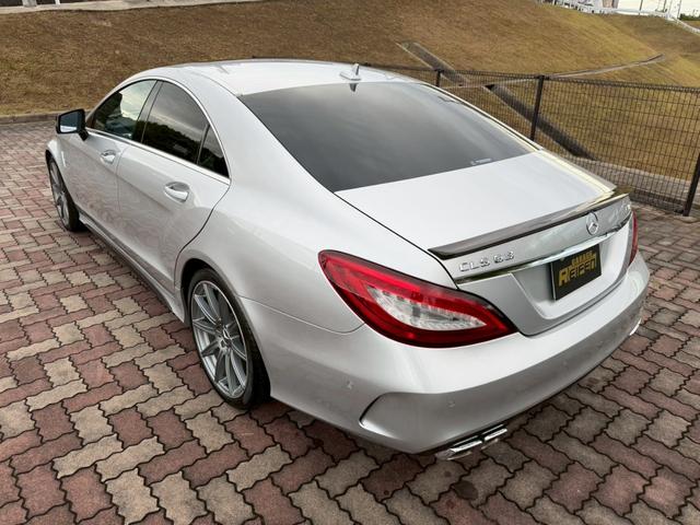 CLSクラス CLS63 S カーボンパッケージ サンルーフ ETC スマートキー クルーズコントロール バックカメラ 電動トランク パワーシート AMGレッドキャリパー カーボンPKG専用パーツ 革シート(7枚目)